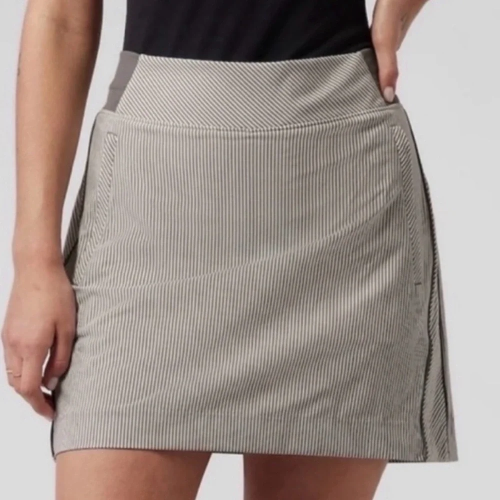 Athleta Brooklyn grey/white striped skort, size 10